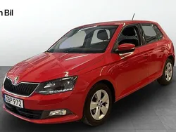 Röd (corrida red) Begagnad 2017 Skoda Fabia Halvkombi | 99 900 kr (Marknadspris)