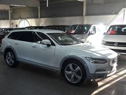 Vit Begagnad 2018 Volvo V90 CC Ocean Race Kombi | 319 900 kr (Marknadspris)