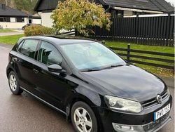 Svart Begagnad 2010 VW Polo Halvkombi | 43 000 kr (Bra pris)