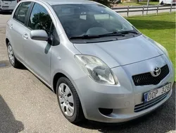 Silver Begagnad 2006 Toyota Yaris Halvkombi | 30 000 kr (Bra pris)