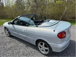 Grå Begagnad 2001 Renault Mégane Cabriolet Privilege Cab | 19 900 kr