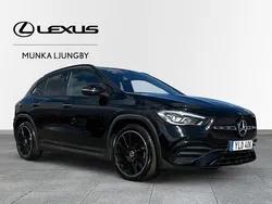 Svart Begagnad 2022 Mercedes GLA200 AMG line SUV | 349 900 kr (Marknadspris)