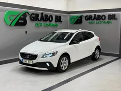 Vit Begagnad 2015 Volvo V40 CC Momentum Kombi | 139 900 kr (Marknadspris)