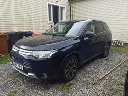 Svart Begagnad 2015 Mitsubishi Outlander SUV | 95 000 kr (Marknadspris)