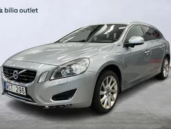 Silver Begagnad 2013 Volvo V60 Kombi | 99 900 kr (Superpris)