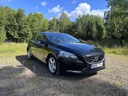Svart Begagnad 2013 Volvo V40 Kombi | 89 000 kr (Marknadspris)