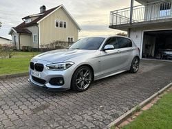 Silver Begagnad 2016 BMW 120 M Sport Halvkombi | 184 000 kr (Marknadspris)