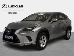 Ljusgrå Begagnad 2019 Lexus NX300h Executive Line SUV | 339 900 kr (Marknadspris)