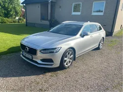 Silver Begagnad 2018 Volvo V90 Momentum Kombi | 227 000 kr (Marknadspris)