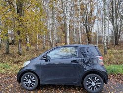 Svart Begagnad 2009 Toyota iQ Halvkombi | 45 000 kr (Marknadspris)