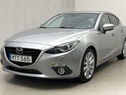 Grå Begagnad 2015 Mazda 3 | 124 800 kr (Marknadspris)