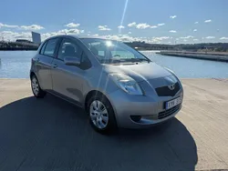 Grå (grå metallic) Begagnad 2006 Toyota Yaris Halvkombi | 34 900 kr (Bra pris)
