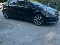 Svart Begagnad 2015 Kia Rio Halvkombi | 114 000 kr (Lite dyr)