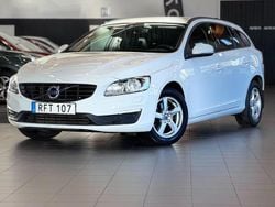 Vit Begagnad 2016 Volvo V60 Kinetic Kombi | 169 900 kr (Marknadspris)
