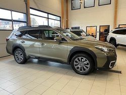 Grön Begagnad 2024 Subaru Outback SUV | 439 000 kr (Marknadspris)