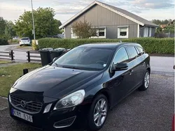 Svart Begagnad 2011 Volvo V60 Momentum Kombi | 65 000 kr (Marknadspris)