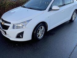 Vit Begagnad 2014 Chevrolet Cruze Halvkombi | 40 000 kr (Marknadspris)