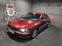 Röd Begagnad 2001 Volvo S60 Sedan | 24 900 kr (Marknadspris)