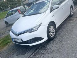 Vit Begagnad 2017 Toyota Auris Touring Sports Life Kombi | 159 999 kr (Marknadspris)