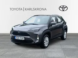 Mörkgrå (grå) Begagnad 2023 Toyota Yaris Cross Active SUV | 269 000 kr (Marknadspris)
