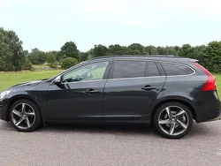 Grå Begagnad 2011 Volvo V60 R-Design Momentum Kombi | 149 000 kr (Dyr)