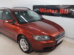 Röd Begagnad 2006 Volvo V50 Kinetic Kombi | 36 900 kr (Marknadspris)
