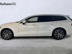 Vit Begagnad 2020 Volvo V60 Inscription Kombi | 319 000 kr (Marknadspris)