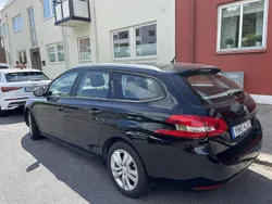 Svart Begagnad 2015 Peugeot 308 Active Kombi | 119 000 kr (Marknadspris)