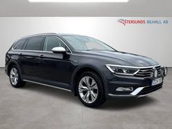 Mörkgrå (grå) Begagnad 2018 VW Passat Alltrack Kombi | 154 900 kr (Marknadspris)