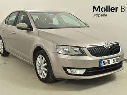 Ljusbrun (cappuccino beige met) Begagnad 2014 Skoda Octavia Ambition Sedan | 119 900 kr (Marknadspris)
