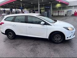 Vit Begagnad 2014 Ford Focus Kombi | 39 900 kr (Superpris)