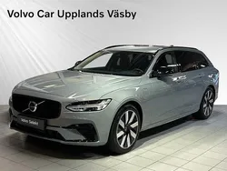 Grå Begagnad 2024 Volvo V90 Plus Kombi | 499 900 kr (Marknadspris)
