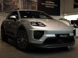 Silver Ny 2025 Porsche Macan SUV | 1 183 300 kr