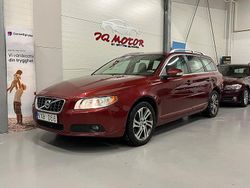 Röd Begagnad 2010 Volvo V70 Summum Kombi | 64 900 kr (Marknadspris)
