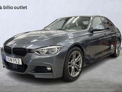 Grå Begagnad 2016 BMW 330e M Sport Sedan | 169 900 kr (Bra pris)
