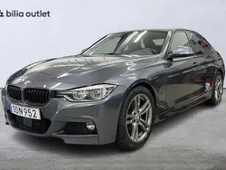 Grå Begagnad 2016 BMW 330e M Sport Sedan | 179 900 kr (Dyr)