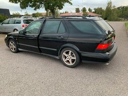 Svart Begagnad 2000 Saab 9-5 Kombi | 14 900 kr