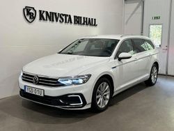 Vit Begagnad 2021 VW Passat Executive Kombi | 238 800 kr (Marknadspris)