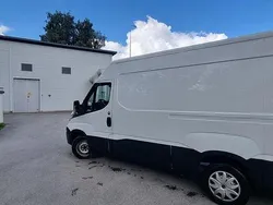 Vit Begagnad 2018 Iveco Daily Van | 194 500 kr (Bra pris)