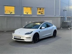 Vit Begagnad 2020 Tesla Model 3 Performance Sedan | 249 900 kr (Marknadspris)