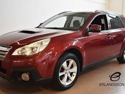 Ljusröd (röd) Begagnad 2013 Subaru Outback SUV | 99 900 kr (Marknadspris)