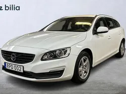 Vit Begagnad 2015 Volvo V60 Kinetic Kombi | 139 900 kr (Marknadspris)