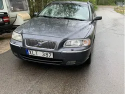 Grå Begagnad 2006 Volvo V70 Summum Kombi | 28 000 kr (Marknadspris)