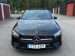Svart Begagnad 2018 Mercedes A180 AMG Halvkombi | 240 000 kr (Lite dyr)