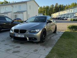 Grå Begagnad 2008 BMW 325 Comfort Edition Sportkupé | 130 000 kr (Dyr)