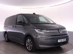 Grå (indiumgrå metallic) Begagnad 2023 VW T7 Van | 499 000 kr