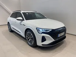 Vit Begagnad 2024 Audi Q8 e-tron SUV | 699 000 kr (Superpris)