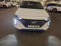 Vit Begagnad 2017 Hyundai Ioniq Eco Sedan | 159 000 kr (Marknadspris)