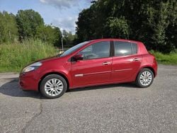 Röd Begagnad 2012 Renault Clio IV Halvkombi | 47 000 kr (Bra pris)