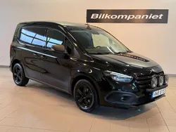 Svart Begagnad 2023 Mercedes Citan 112 Van | 234 900 kr (Marknadspris)